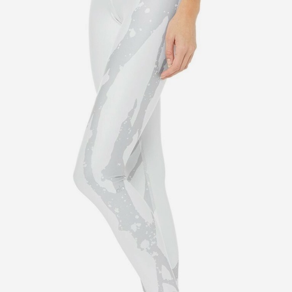 ALO Airlift 7/8 Leggings - White Zuma - Picture 3 of 4